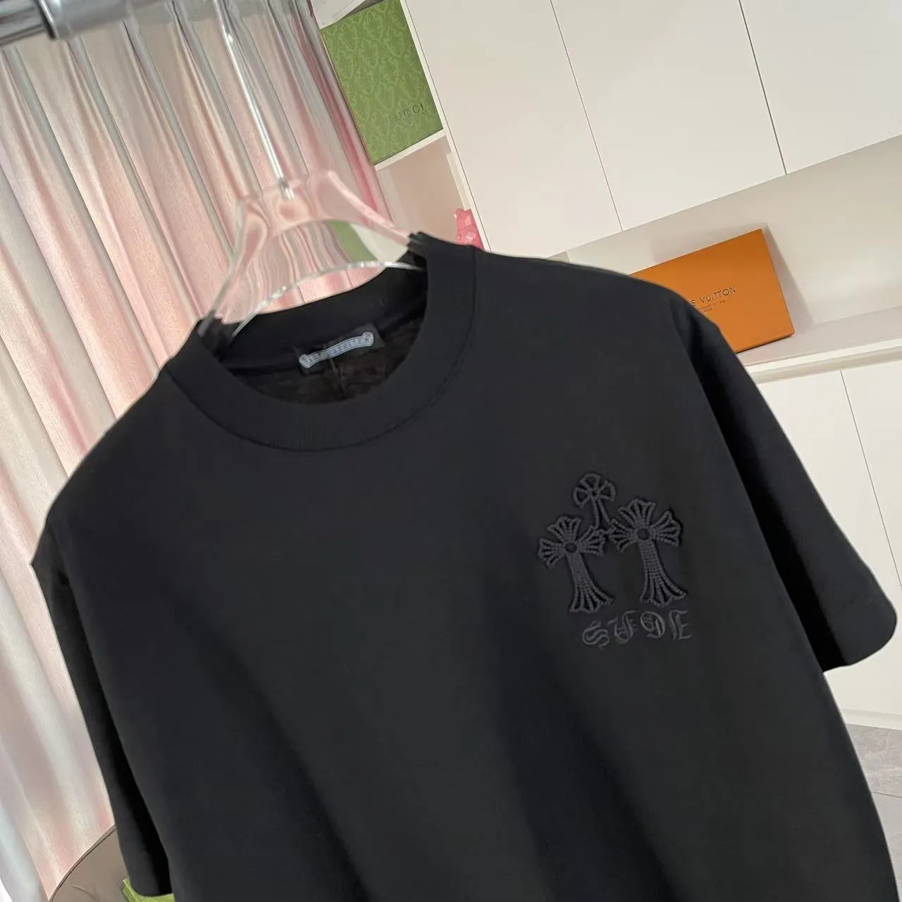 🅿️200 ch Cro* 2025 summer new style Sanskrit horseshoe cross cross vacuum embroidery short-sleeved t-shirt custom fabric 300g same style for men and women Size: S M L XL XXL Five codes Color: black white